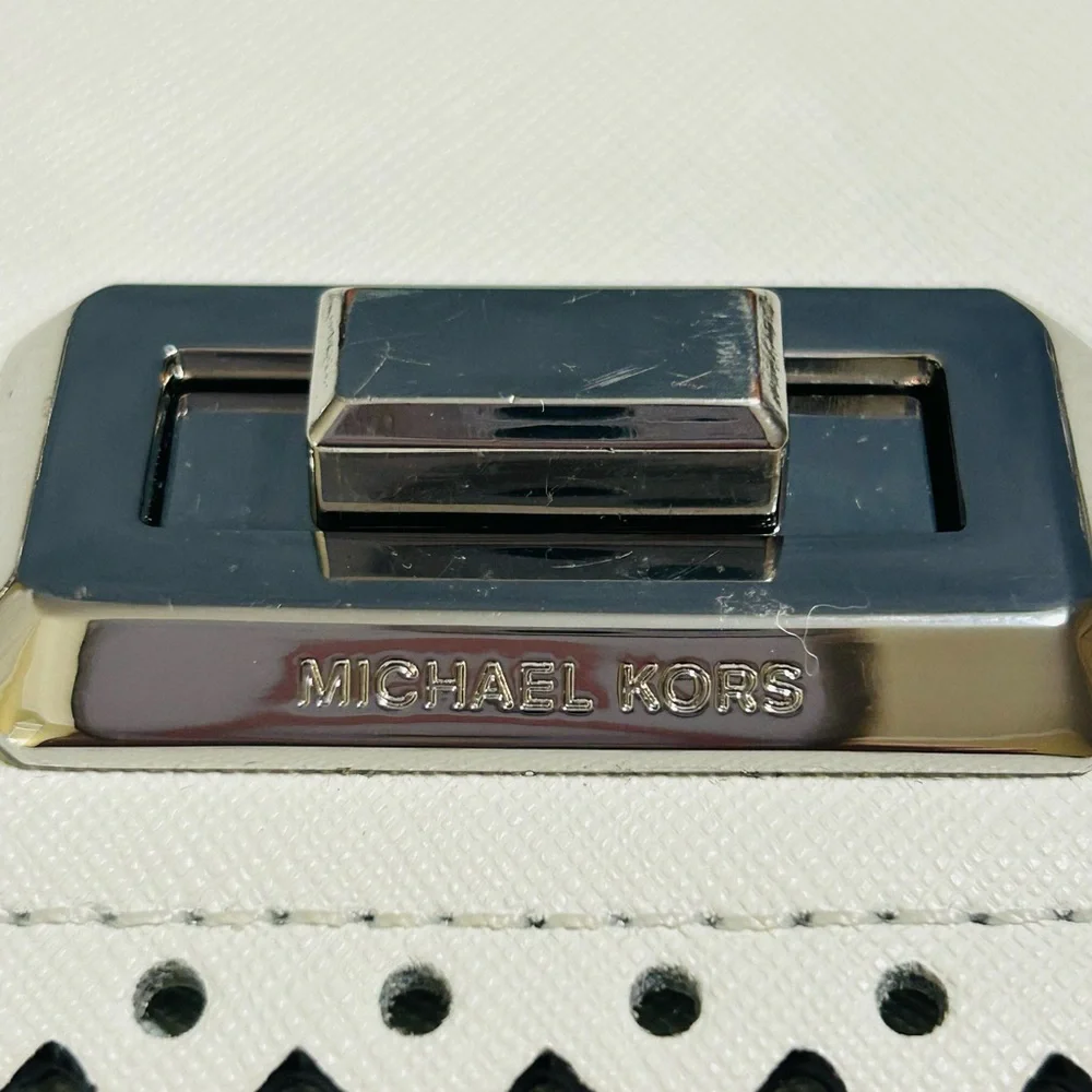 Michael Kors Hannah White Saffiano Leather Scallop Perforated Crossbody NWOT - Picture 6 of 10